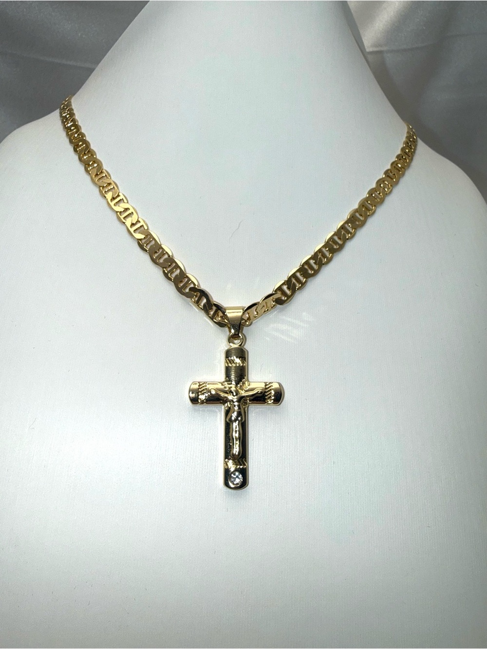 23 Inch 5.8mm Mariner Link Chain with Cross Pendant 18k dropped, 14k stamped